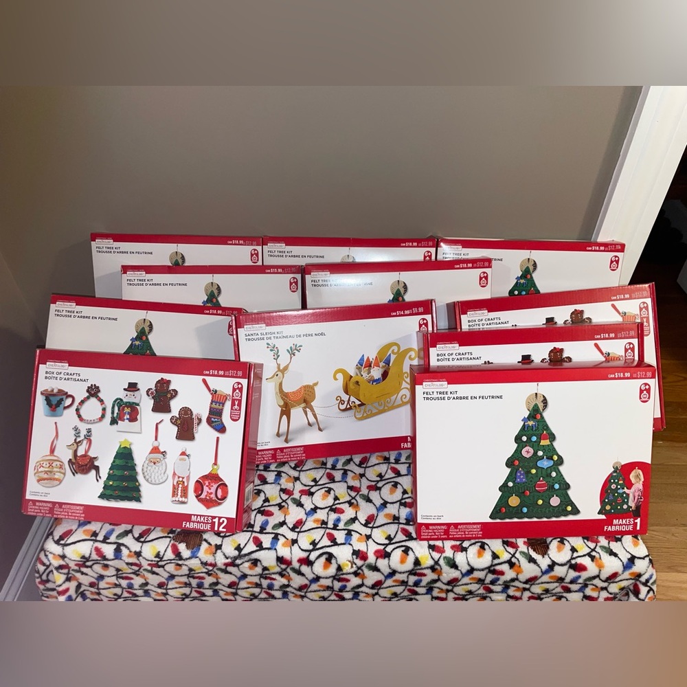 NWT 11 Various Kids Christmas Craft Kits